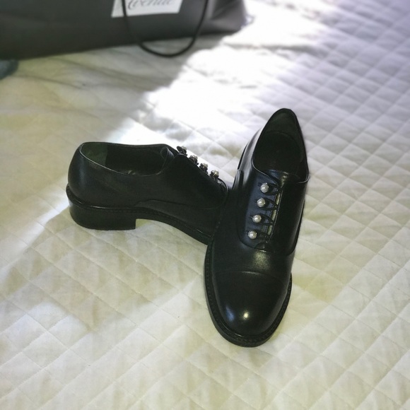 Stuart Weitzman Women's  Loafer! - Picture 3 of 7